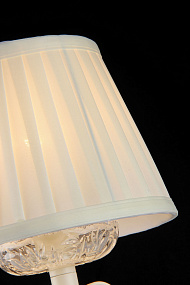 Настольная лампа Maytoni Triumph ARM288-22-G